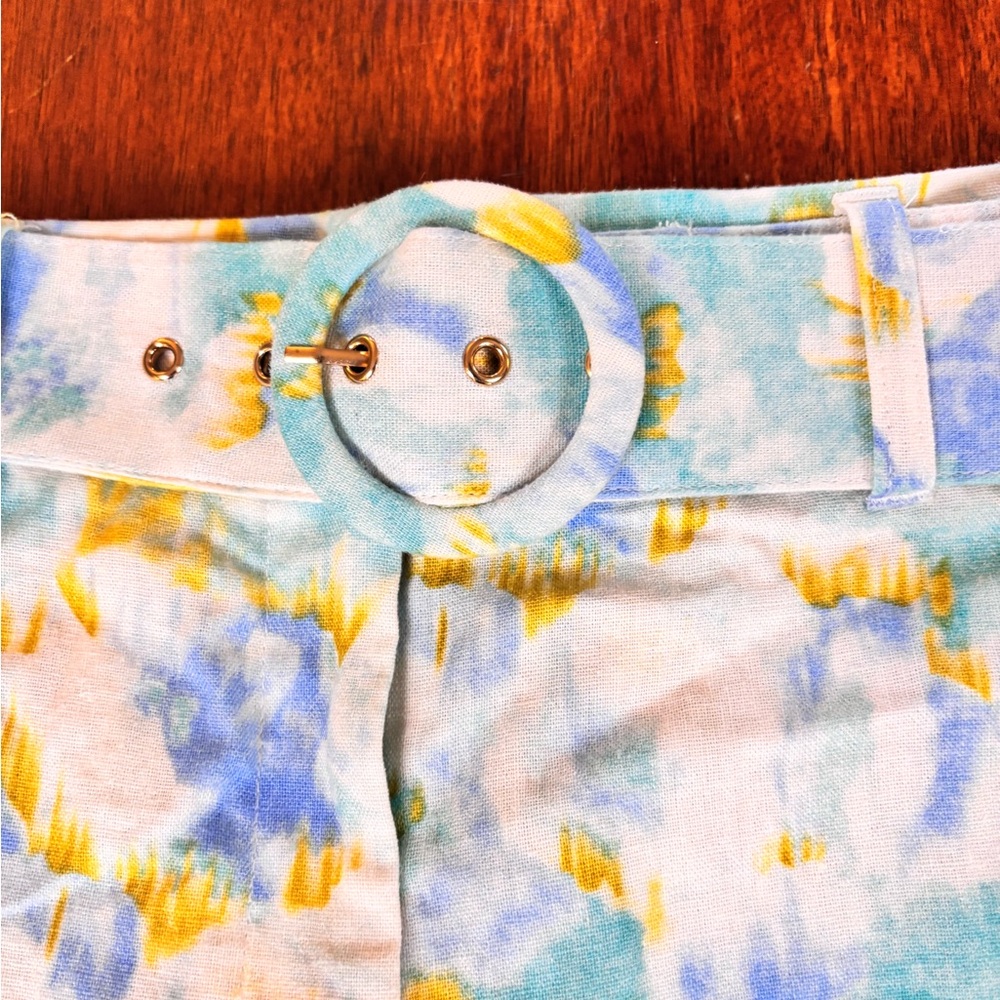 Christian Lacroix woman’s summer linen shorts size medium - Picture 2 of 9